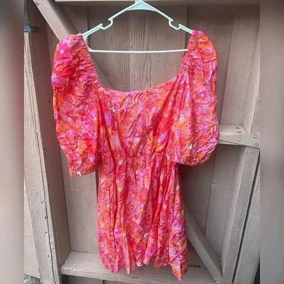 Ted Baker Bethha
Paisley puff sleeved dress NEW WITH TAG - Picture 6 of 9